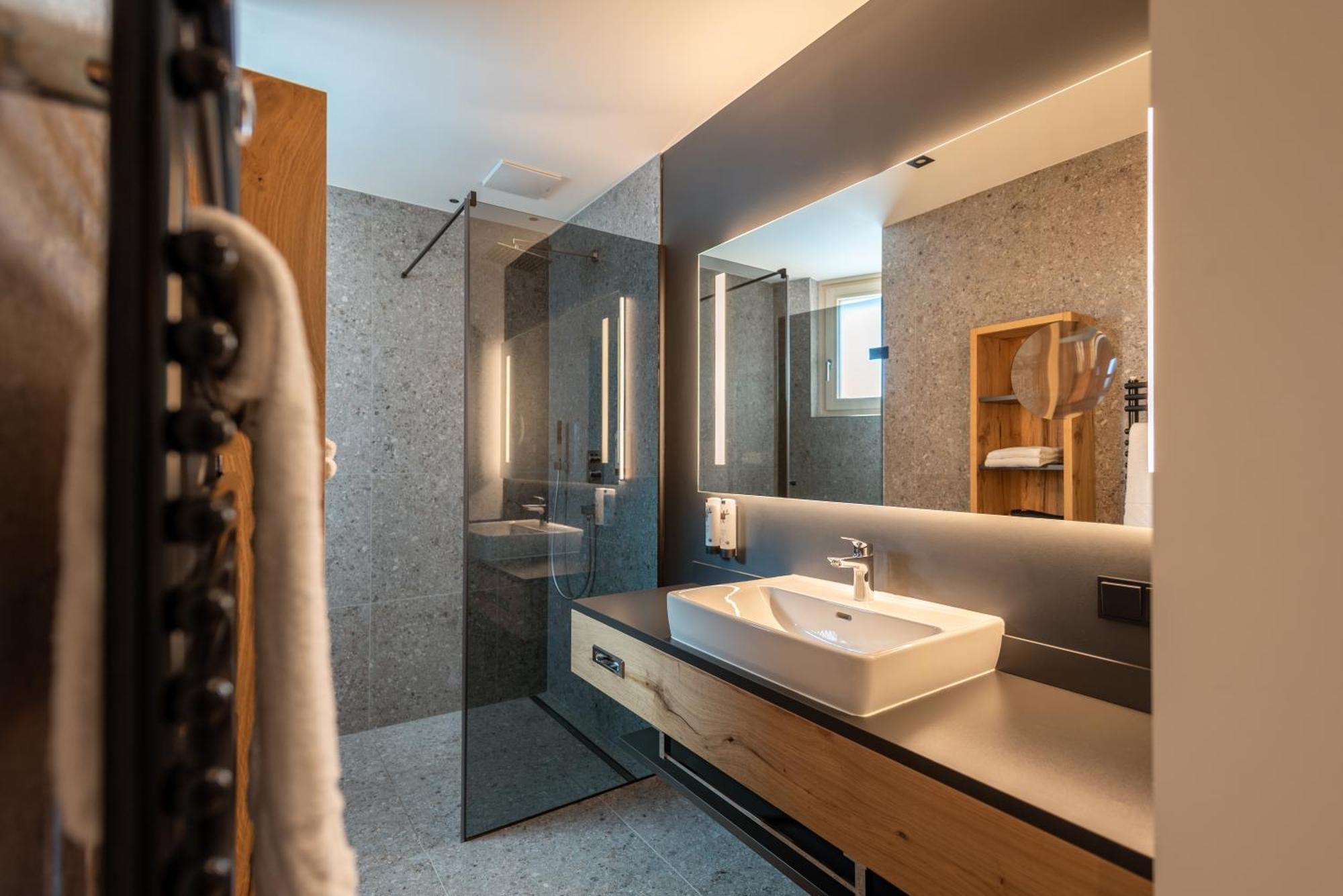 Hotel Lohningerhof Maria Alm am Steinernen Meer Room photo
