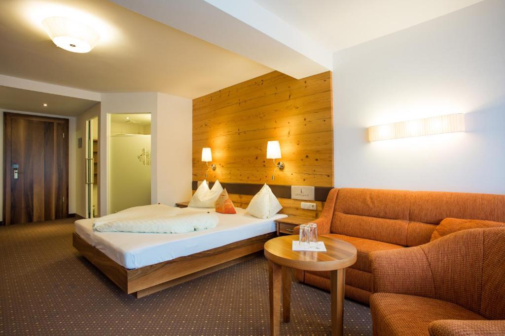 Hotel Lohningerhof Maria Alm am Steinernen Meer Exterior photo